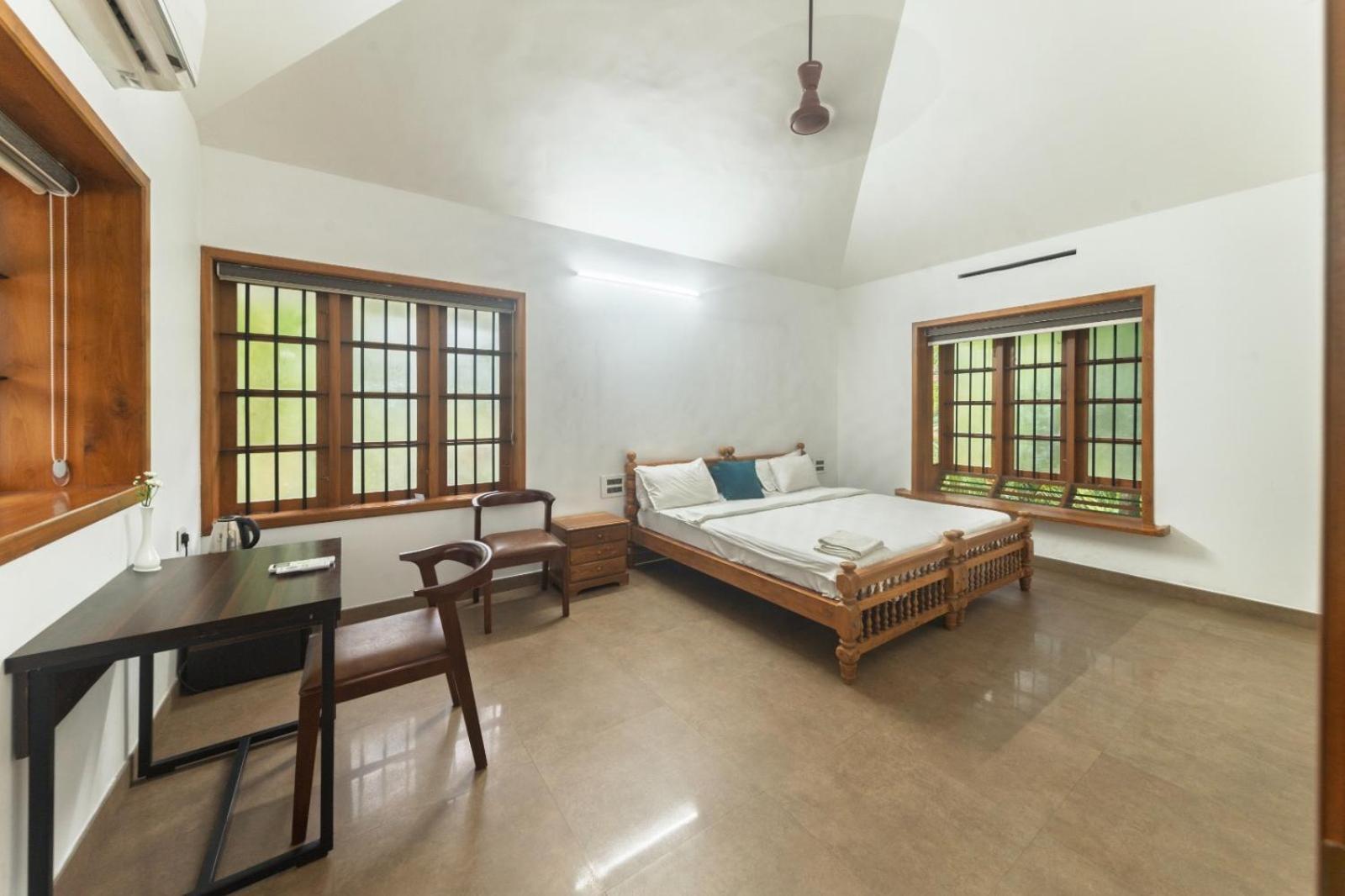 Ferienwohnung Waterfront By Palmyra Kollam Exterior foto